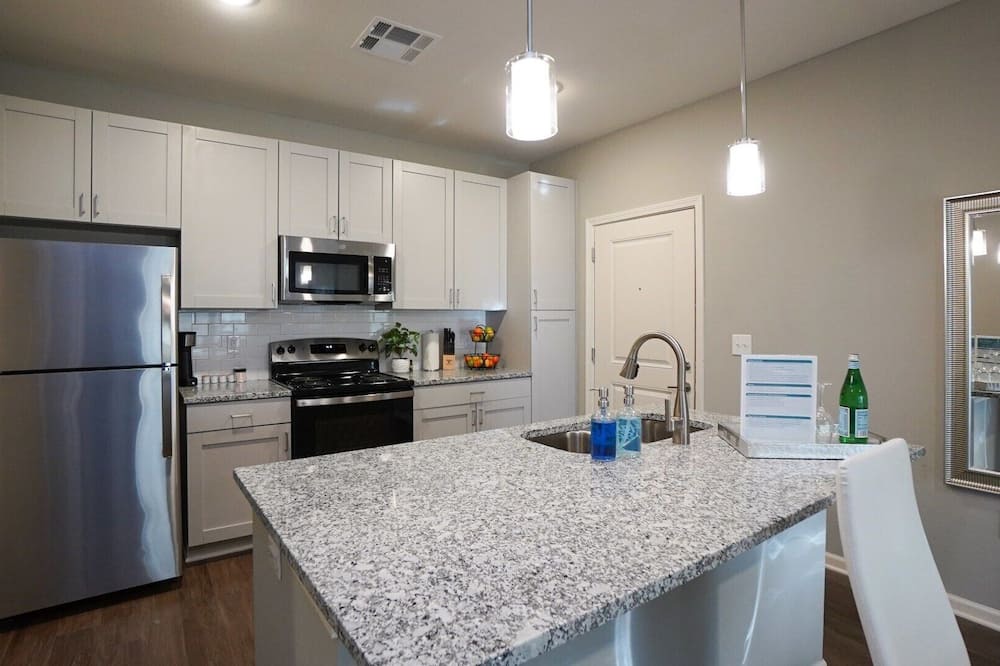 University Place Apartment | Barsala l Modern 3BD in the University City area