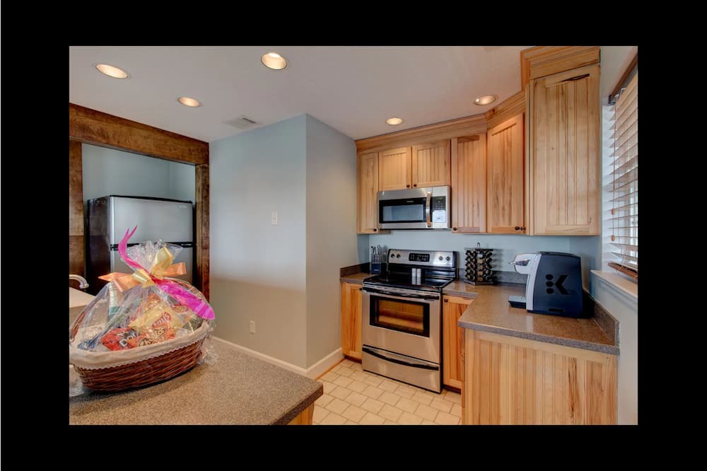 Midway House | Waterfront with dock, pool and boat lift, crab traps and paddle boards. Yes-Pets