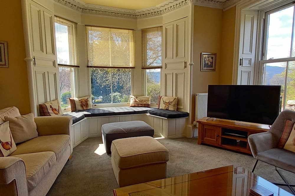 Pitlochry House | Kinnaird Country House, Pitlochry, Scotland Private Hot Tub & Pet-Friendly