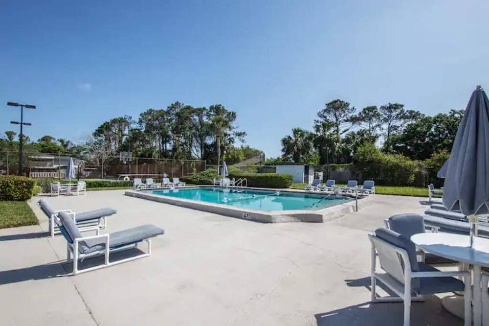 Latrium House | Beautiful Beach Condo