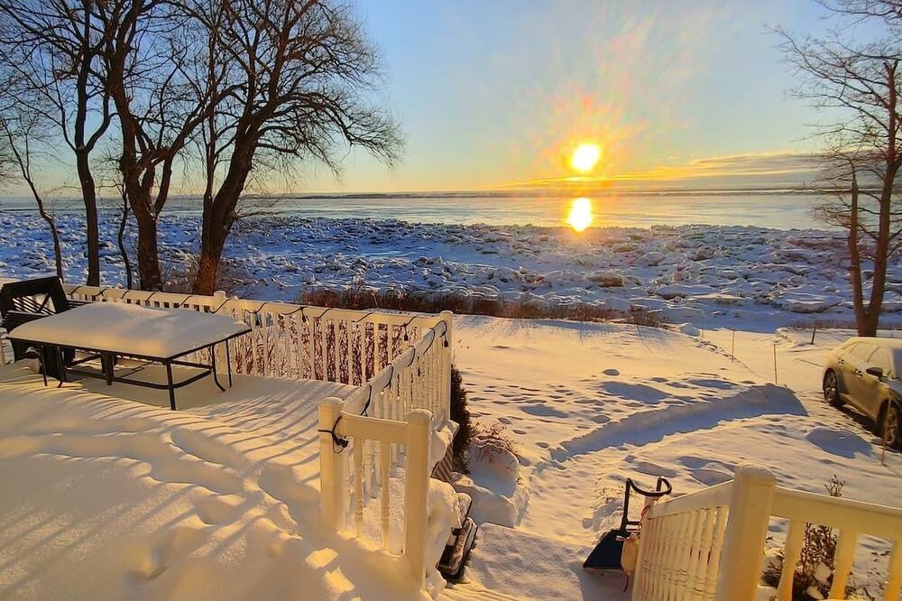 Saint-Jean-de-l'lle-d'Orleans Ski Chalet | Vrbo Property