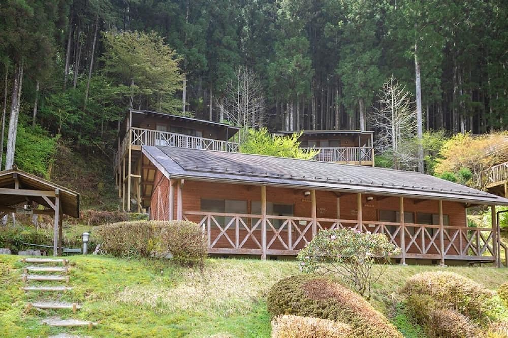 Kurotaki-mura RV Rental | For 4 people Cottage TopletsKiyomizu / Yoshino county Nara