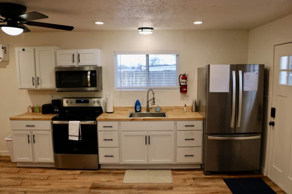 Beaver Apartment | Cozy home in Beaver, next to Tushar mountains and Eagle Point Ski Resort.