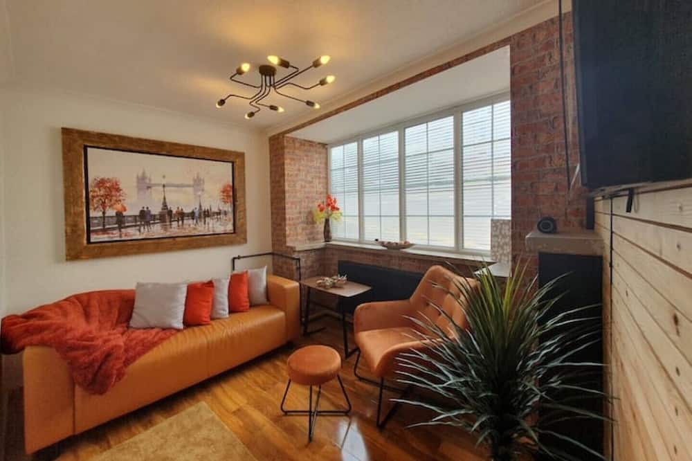 Doncaster Cottage | Little house on the hill / walks/ castle / miropub