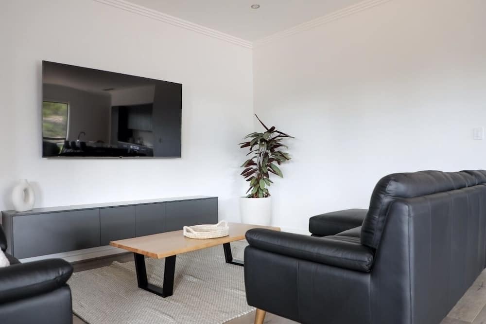 Monash House | The River Shack is located on the banks of the Stunning River Murray.