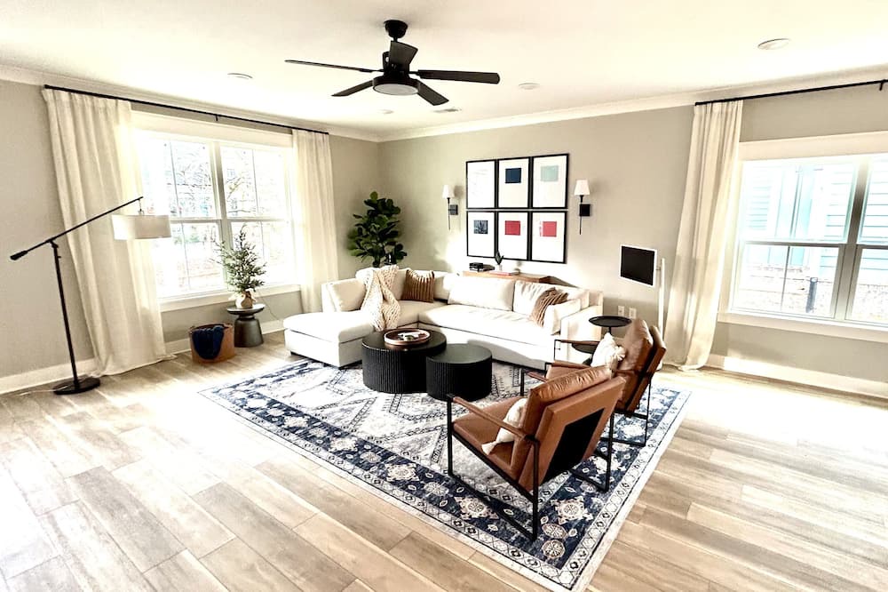Jackson House | New home in downtown Jackson, steps away from restaurants, shops and The Lift!