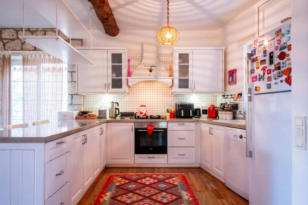 Hacımemis Villa | Luxury Duplex Villa w Pool and Garden in Alacati