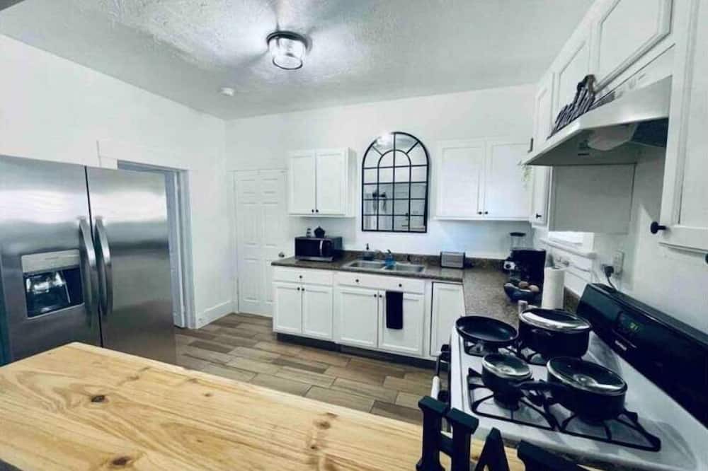 Deming House | Casa Bella - New Centric Home
