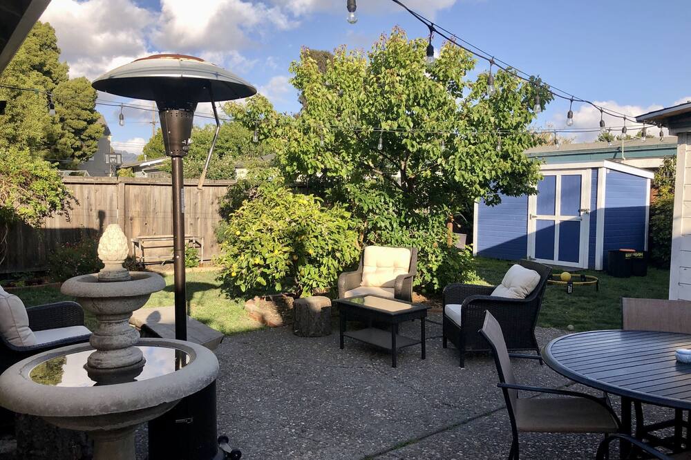 West Berkeley House | House in Gilman District. Close to ocean, BART, Amtrak, and UC, Berkeley.