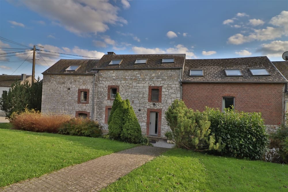 Palenge House | Holiday home Palange 11 in Durbuy with fireplace