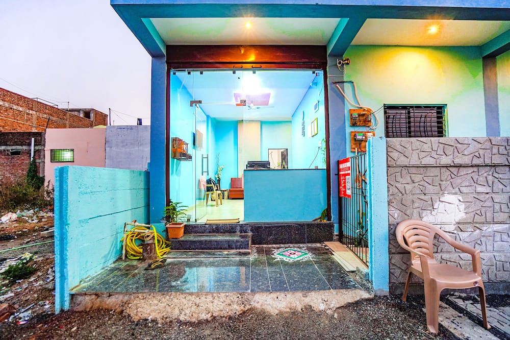 Nagpur Hotel | FabExpress Evaan Deluxe Rooms