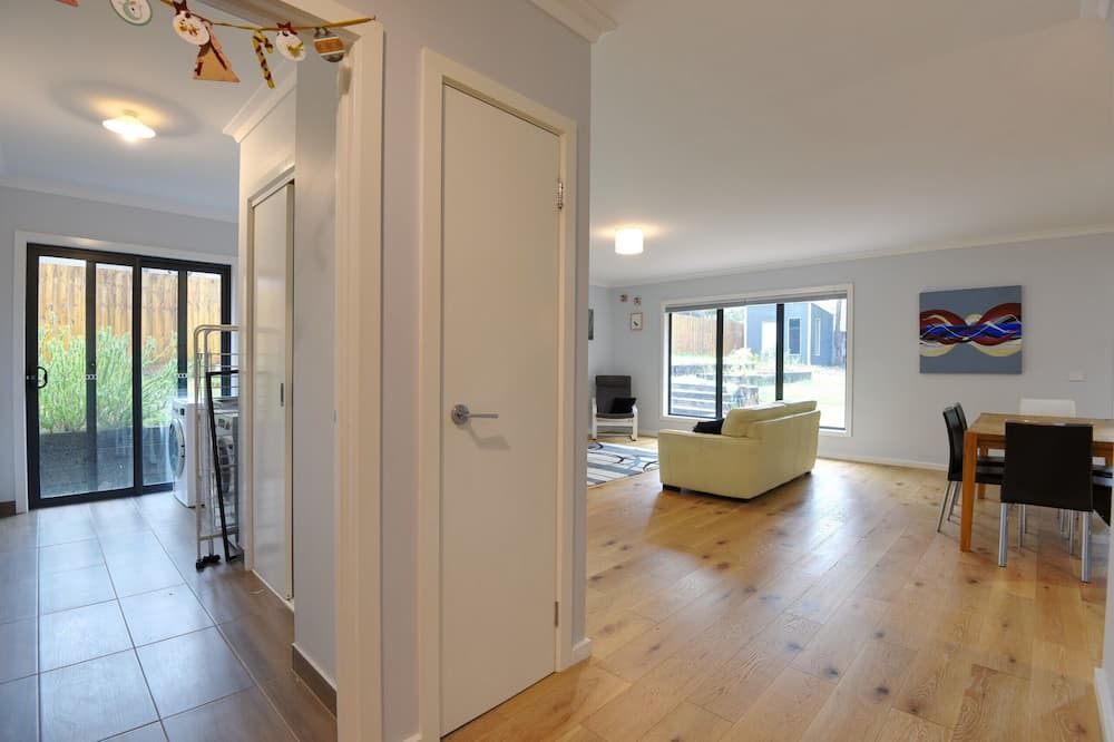 Mount Helen House | Spacious Family Escape close to Federation Uni & Buninyong