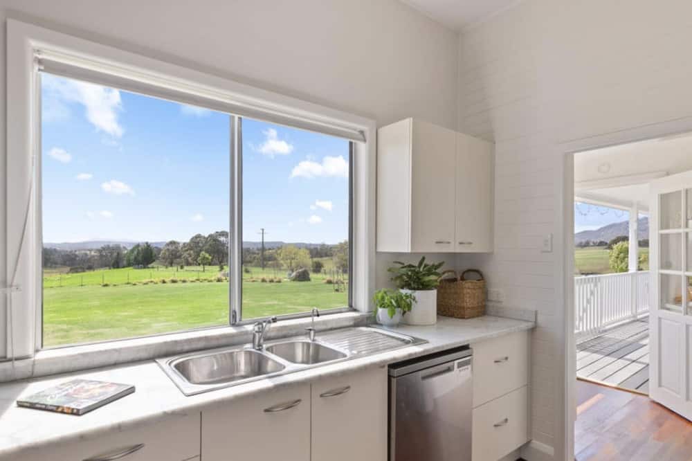 Verona Other | Charming Farmhouse