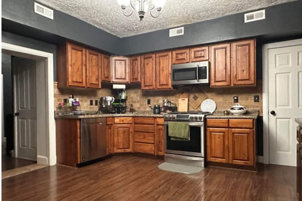 Scipio House | Cozy large home w/mountain views! Perfect place to stay to hunt, fish & hike.