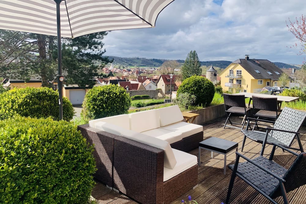 Sommerhausen Apartment | Sunset Lounge in Weinberglage