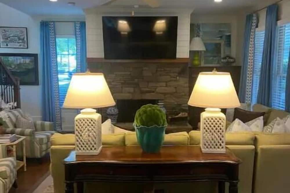 Reynolds Landing Cottage | The Masters Country Cottage