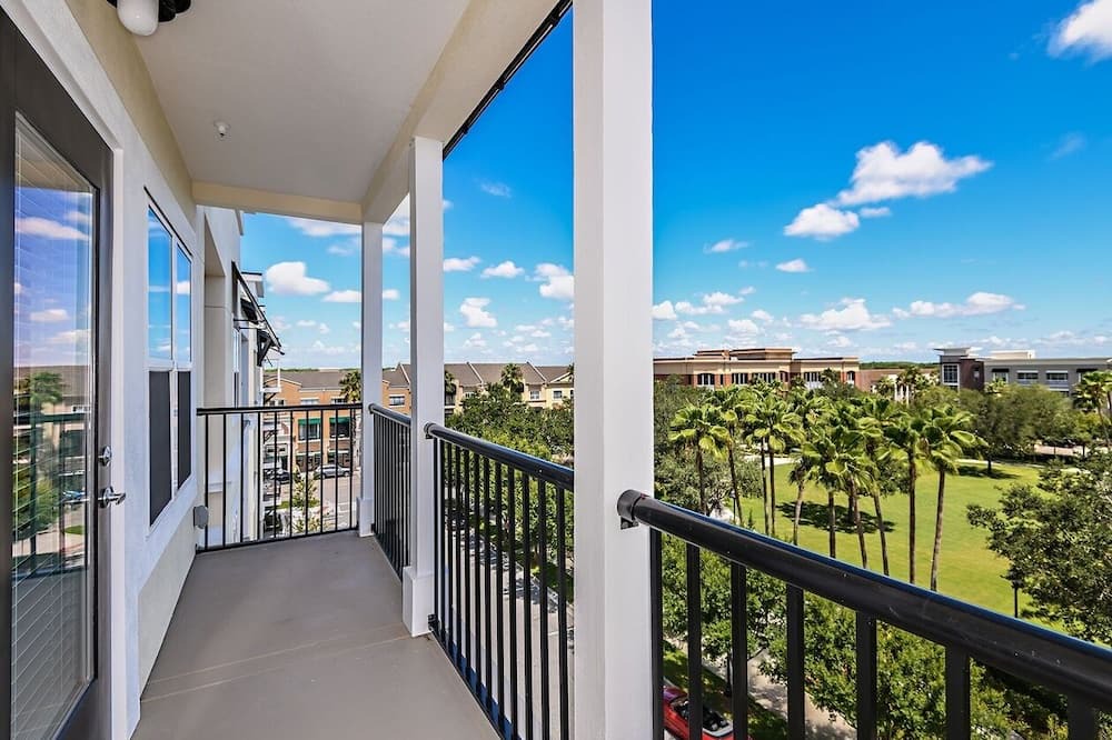 Orlando Apartment | New Unit - offers great views from balcony of downtown Orlando. Great location!