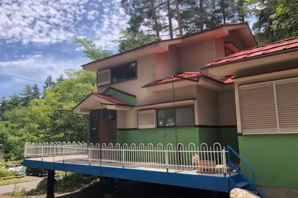 Azumino House | Vacation rental in Azumino Hot springBBQ stand / Azumino Nagano