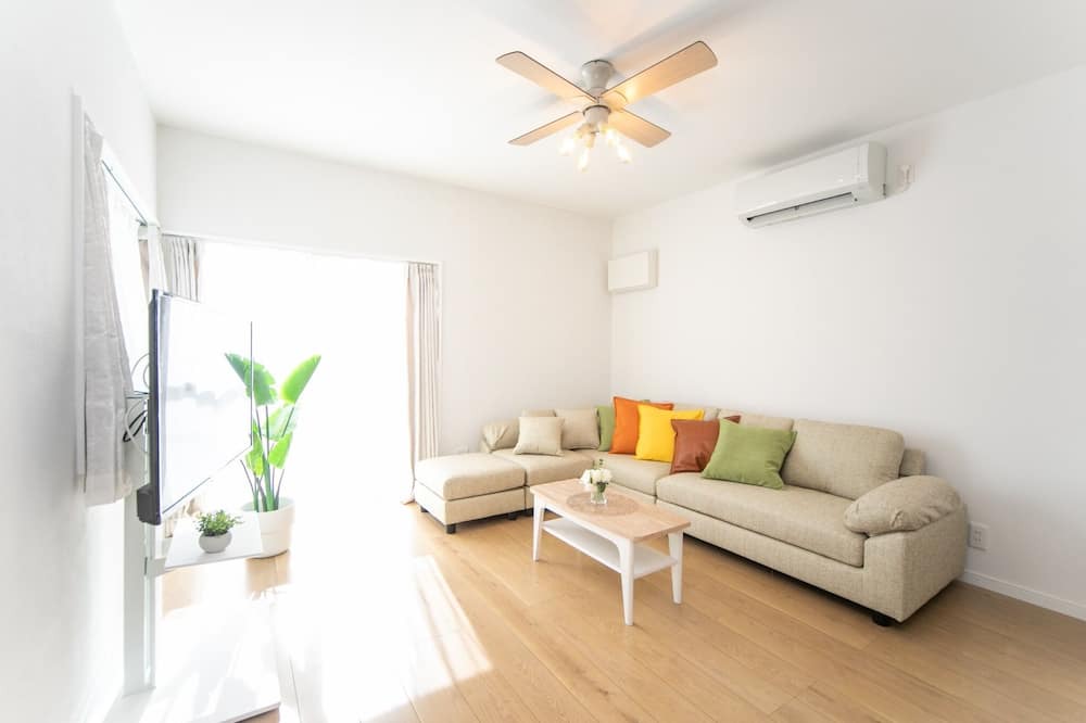 Kuwana House | Accommodates 9 people pets allowed 5 minutes to / Kuwana Mie