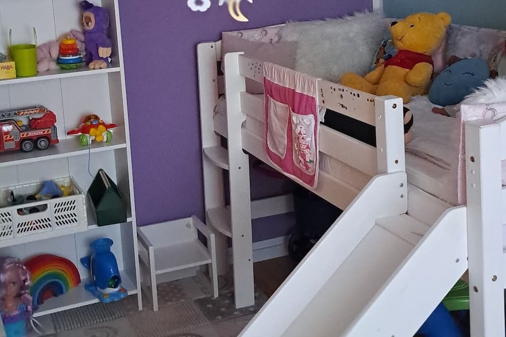 Biesdorf Apartment | Gemütliche Wohnung für Familien nur 15 Minuten vom Berliner Tierpark Entfernt