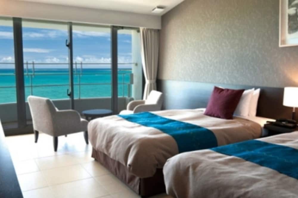 Uruma House | Breakfast included Spend a luxurious time doing / Uruma Okinawa