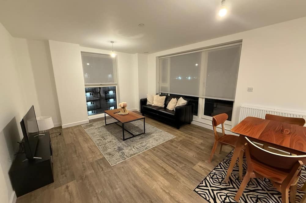 East Acton Apartment | Private Stay in London Acton
