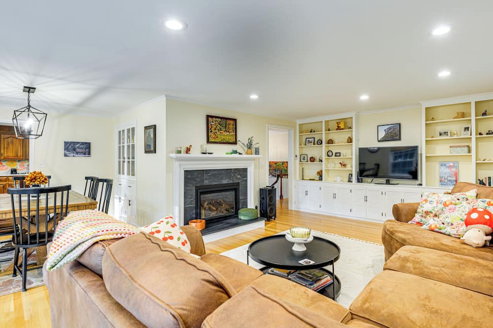 Keene House | Near Main St & Festivals: Peaceful Keene Getaway!