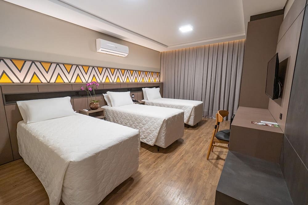 Foz do Iguacu Hotel | 2 Stay: Superior Triple Room w/3Twin Beds | Perfect for Friends or Small Group
