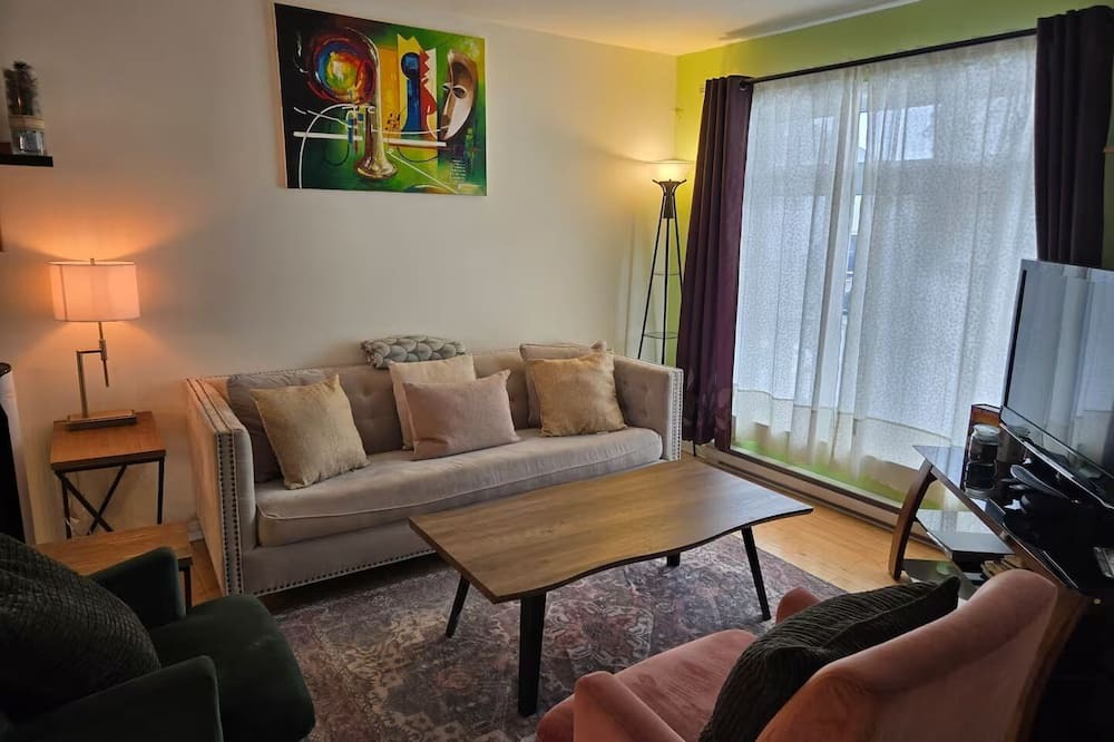 Vaudreuil House | Eden House