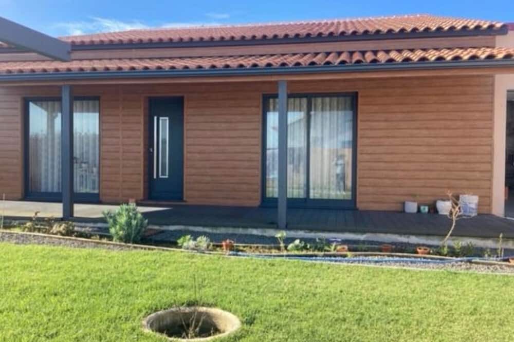 Altares House | Holiday Home 'Inspiration' with Sea View, Wi-Fi and Air Conditioning