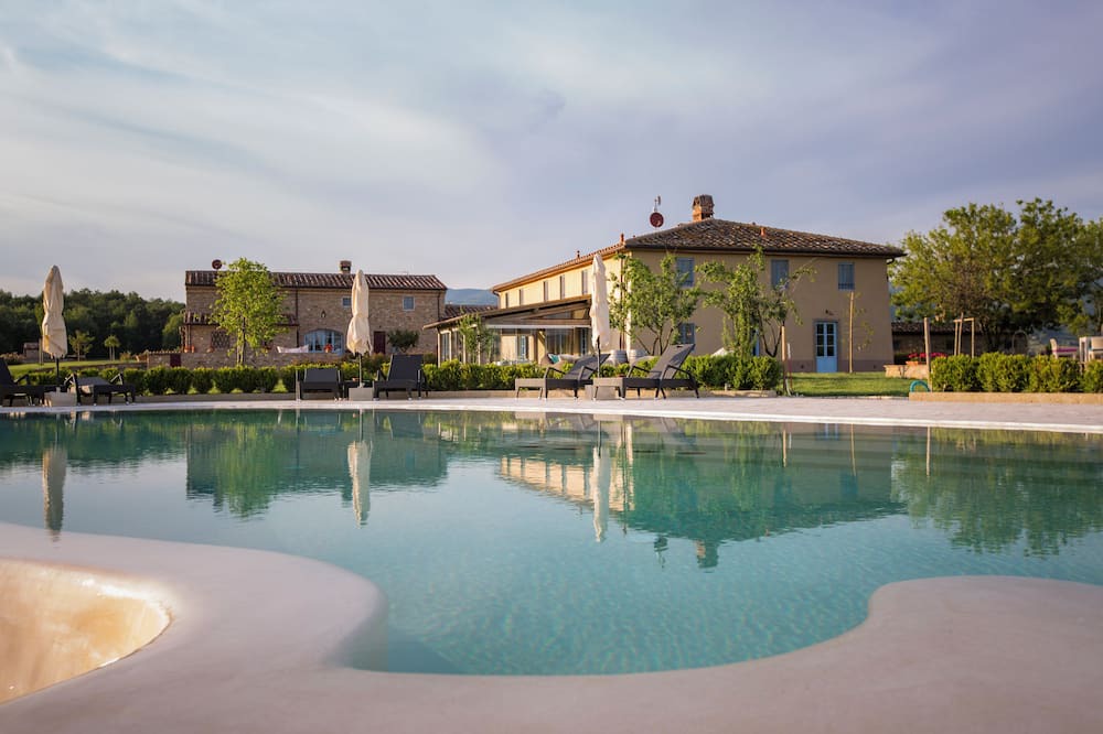 Scarperia e San Piero House | Estate with pool and vineyard in the Tuscan countryside, Mugello, near Florence