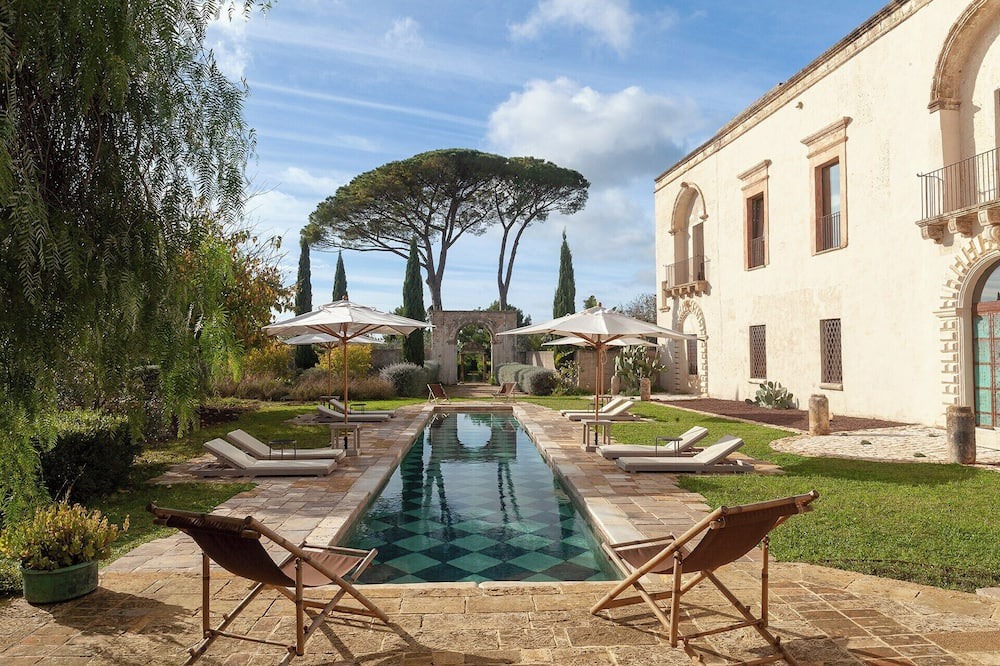 Alezio Villa | Casino Doxi Stracca - Seven Bedroom Villa, Sleeps 14