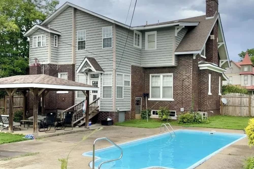 Sheffield House | Shoals 3BR w/Pool | Walk to Downtown & Riverfront