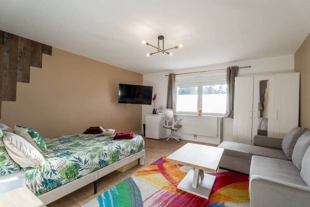 Woippy Apartment | Private room 23m² + Sofa bed - WIFI - 120m² - France