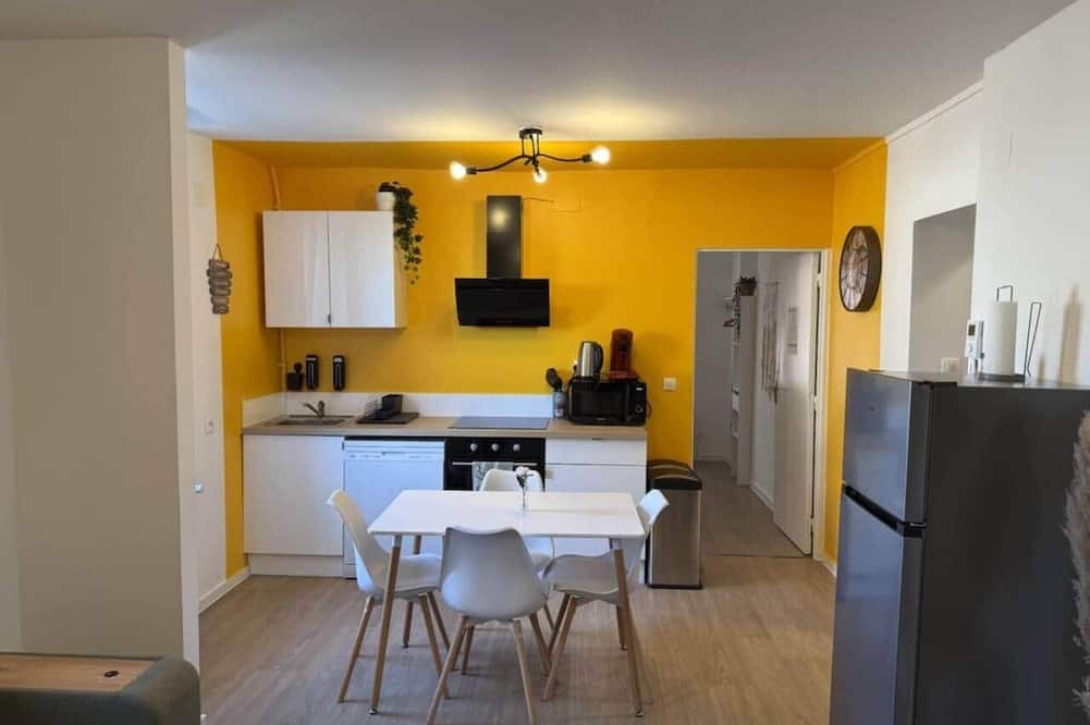 Homecourt Apartment | Mélissa - Bright, modern - Station - WiFi - Stream