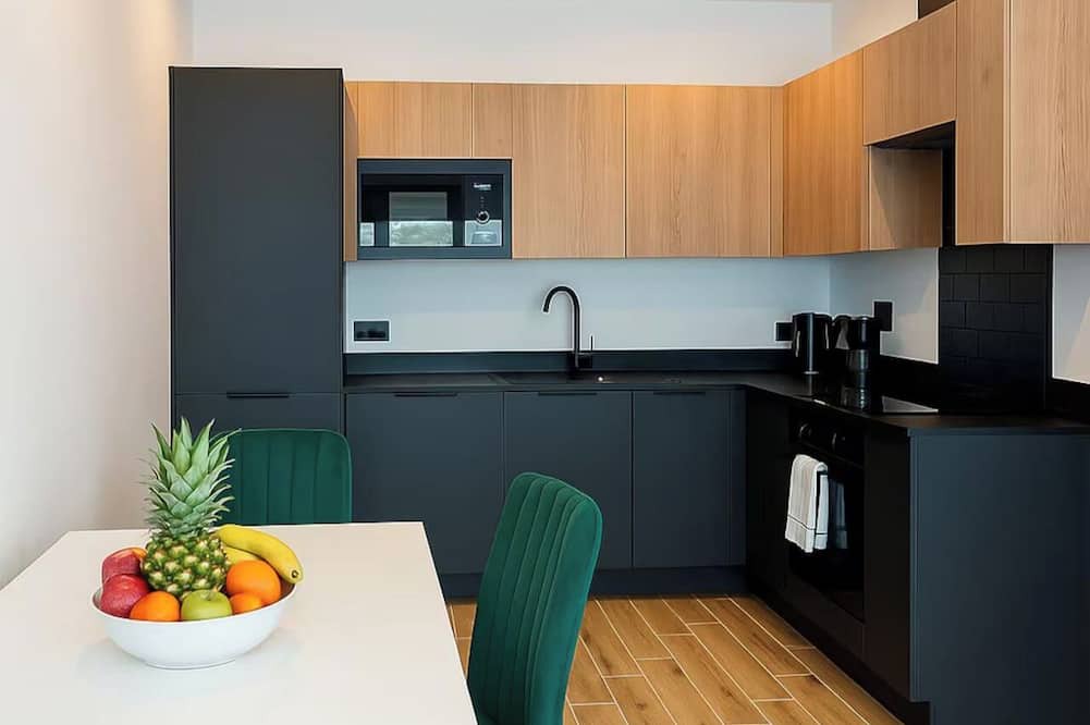 North Finchley Apartment | North London 1-Bed Apt, Sleeps 2, 1 Min to Tube