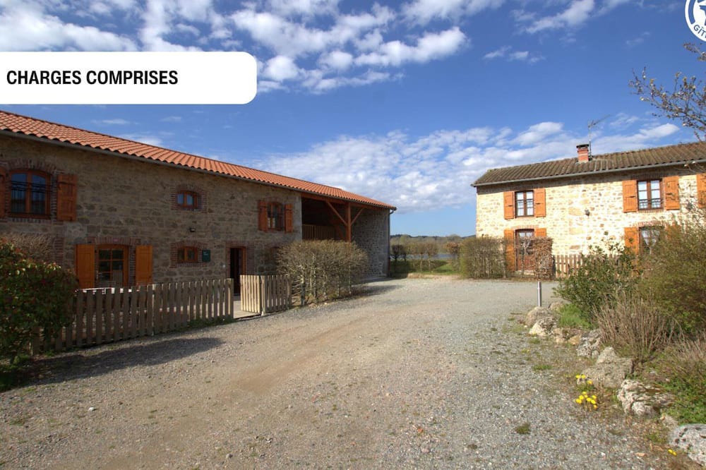 Les Salles Cottage | Domaine de la Plagnette - Cottages for 15, Terrace and Pets allowed