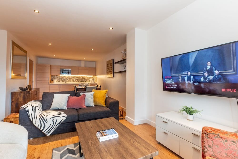 Whittington Apartment | Pass the Keys | Spacious 2Bed & 2Bath Near RAF Museum – Colindale