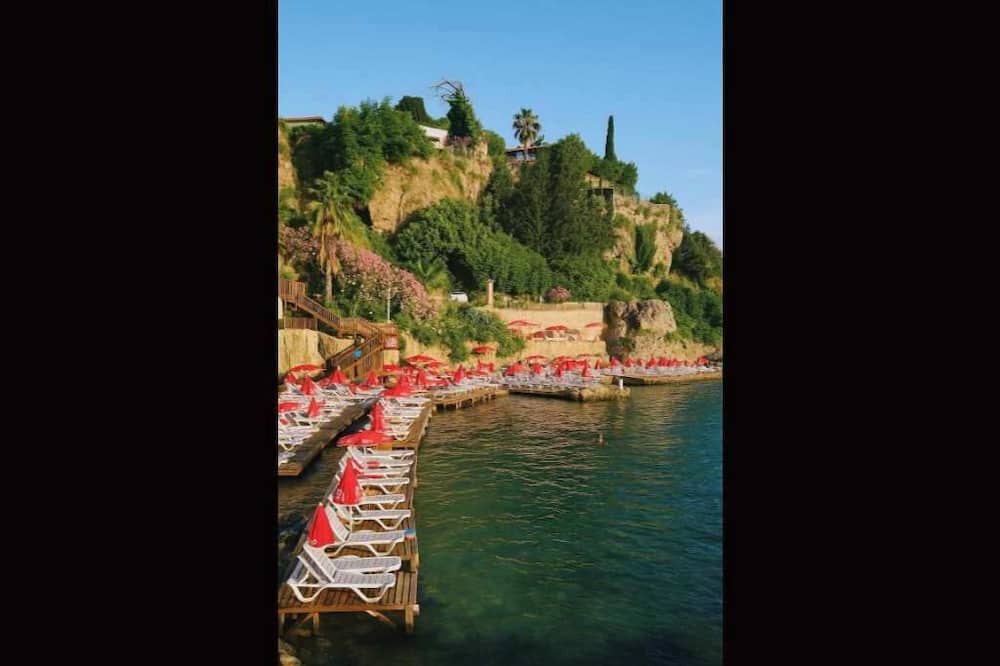 Kaleici Apartment | Urban View Modern Flat Steps from Kaleici Near Sea