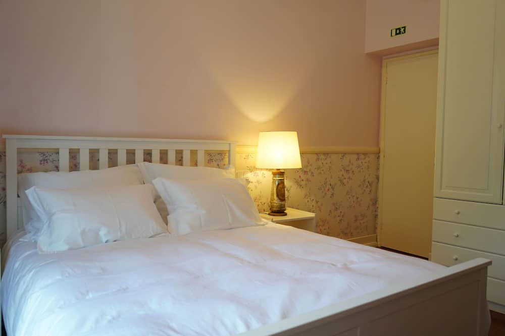Grandola House | Quarto Rosa Duplo Deluxe