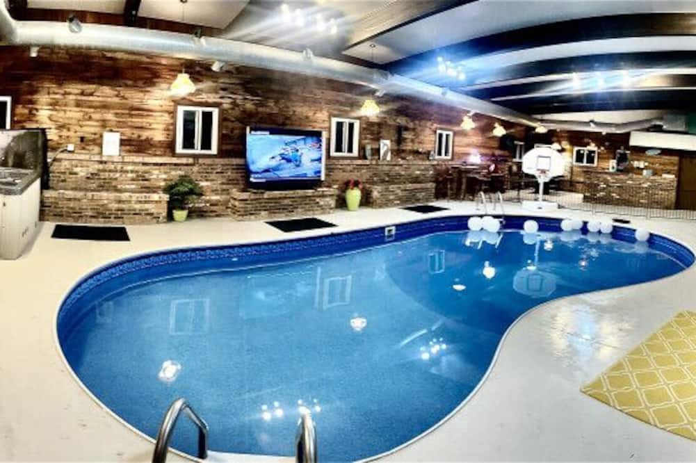 Decatur House | Huge Estate Property w/indoor pool, sauna, hot tub, sleeps up to 28 Weddings!