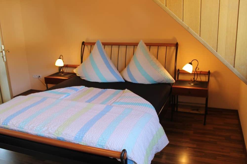 Krov Apartment | Double room no. 4 - Ferienweingut Manfred Schneiders