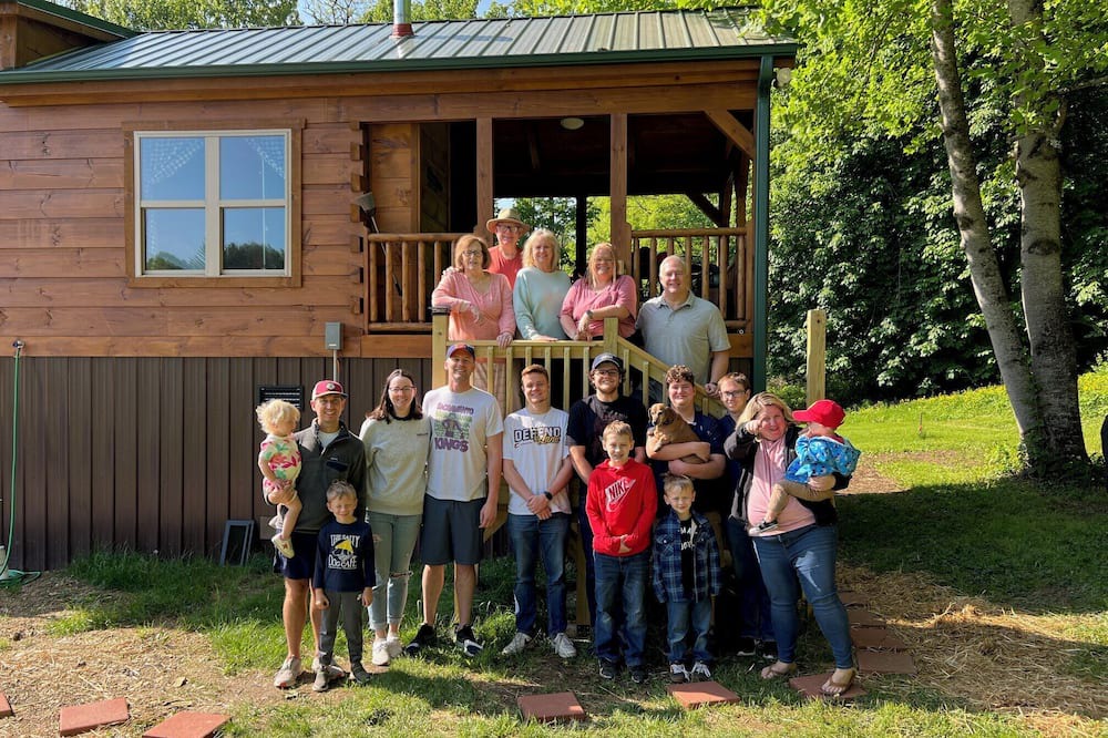 Altamont Cabin | Cozy 1 BR cabin 100 feet from the Linville River near Newland, NC. EV charger