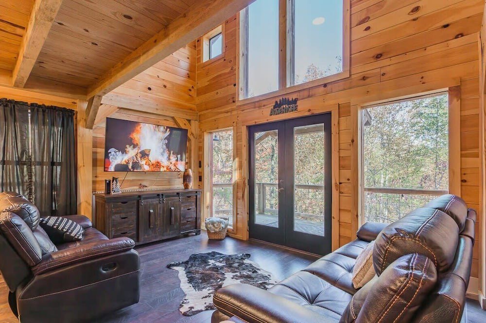 Trenton Cabin | Rusko's treetop retreat w/Hot Tub & Nature Views