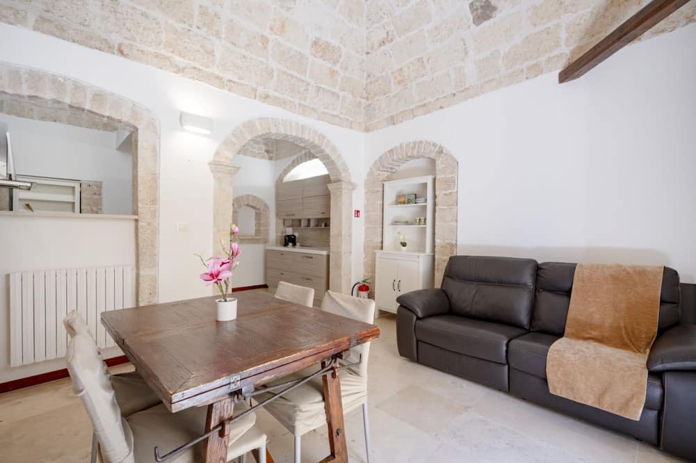 Casamassima Apartment | Dimora Carlotta – Terrace, tradition, and relaxation