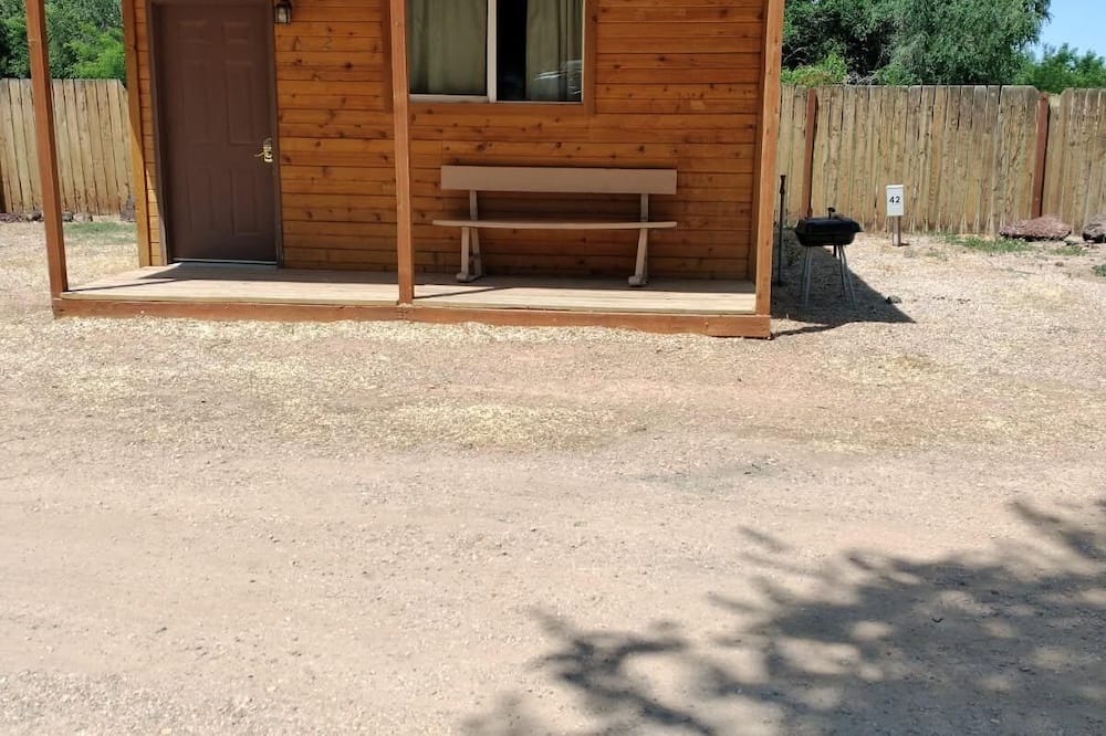 Fillmore Cabin | Cozy pet and family friendly cabin in Fillmore