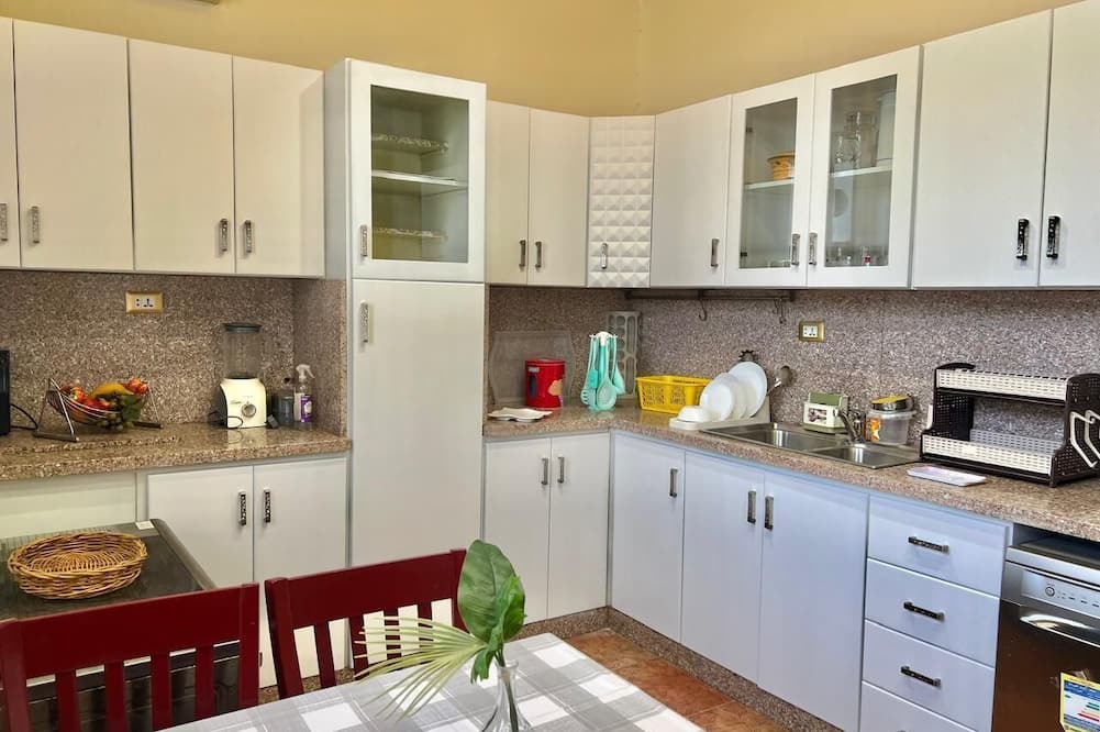 Sheikh Zayed City House | Charming 3-bedroom house in wonderful El Sheikh Zayed City swimming pool jacuzzi