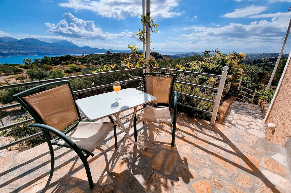 Kouvalata Apartment | Cozy Superior Seaview Nest - Kefalonia Garden Gem
