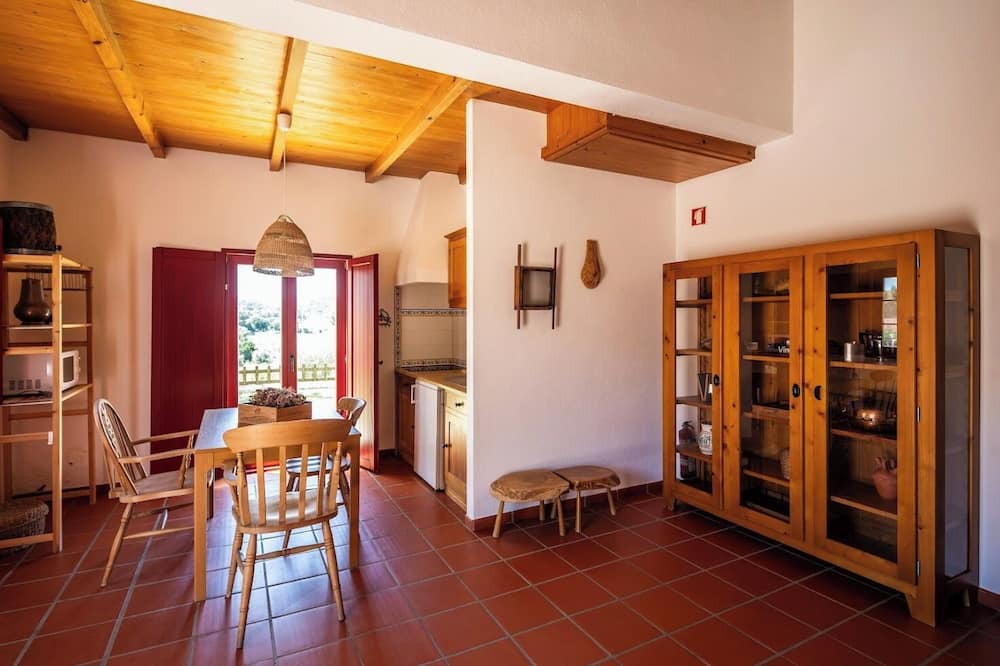 Montargil Cottage | Charming 5-bedroom cottage in lovely Montargil with AC