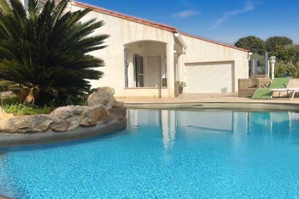 La Madrague House | Villa with swimming pool 50m from the beach
